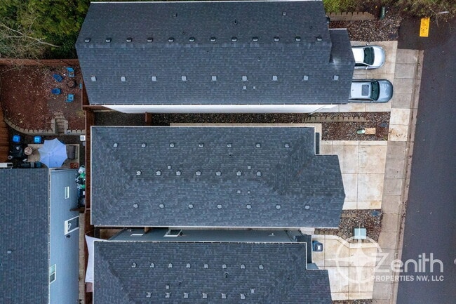 Building Photo - 113 NE Newhouse Rd