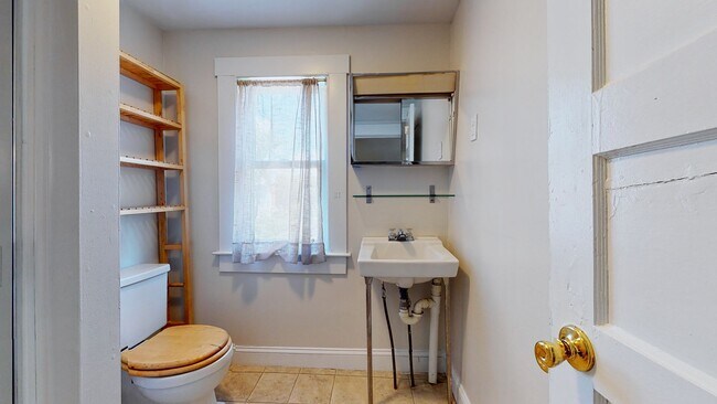 Building Photo - Spacious Apartments in Prime East Rock by East Rock Park!