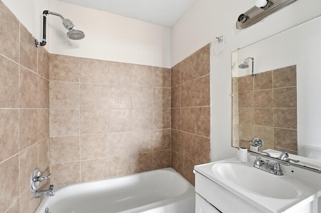 Building Photo - 3531 Cedar Hill Ln