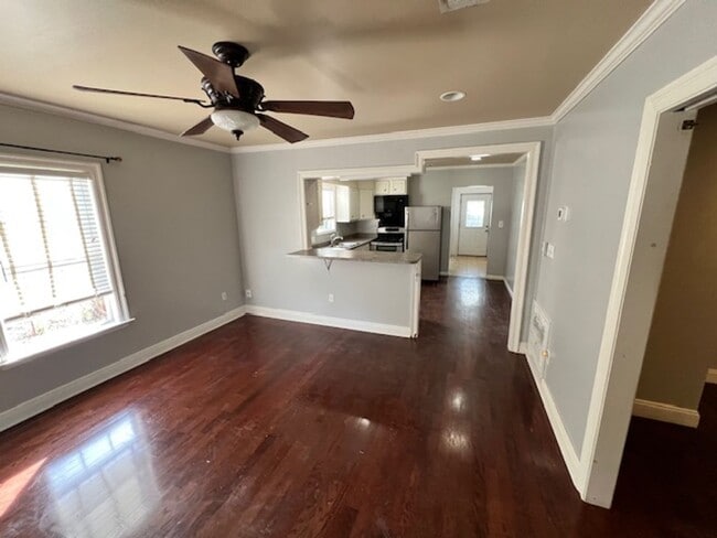 Building Photo - 604 Morgan Ave