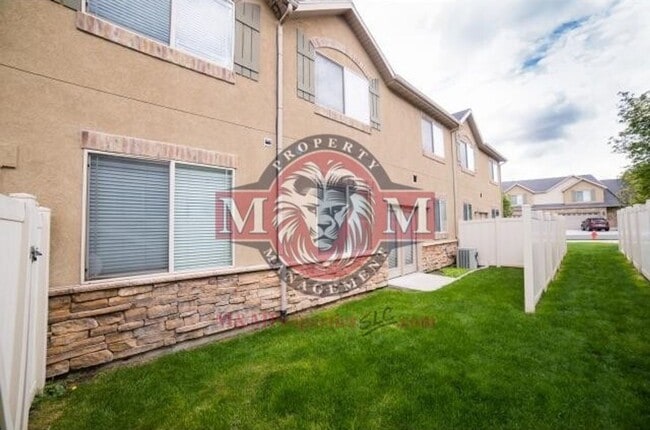 Building Photo - 3 Bd 2.5 Bath Condo 2 Car Garage