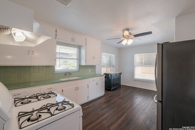 Building Photo - 1503 Donaldson Ave