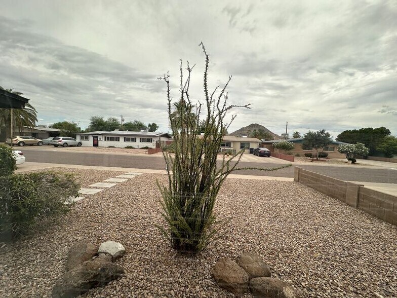 Building Photo - 2315 E Marmora St