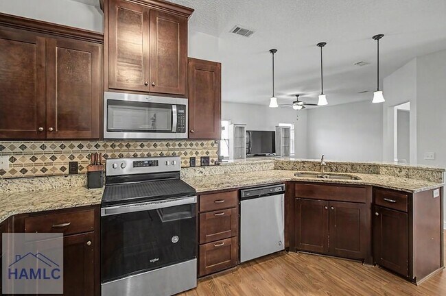 Building Photo - 157 Hamlet Ct