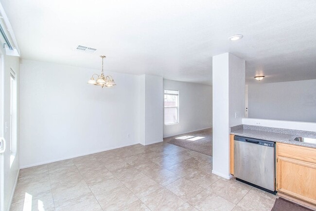 Building Photo - BEAUTIFUL SINGLE-STORY HOME LOCATED IN LAS...