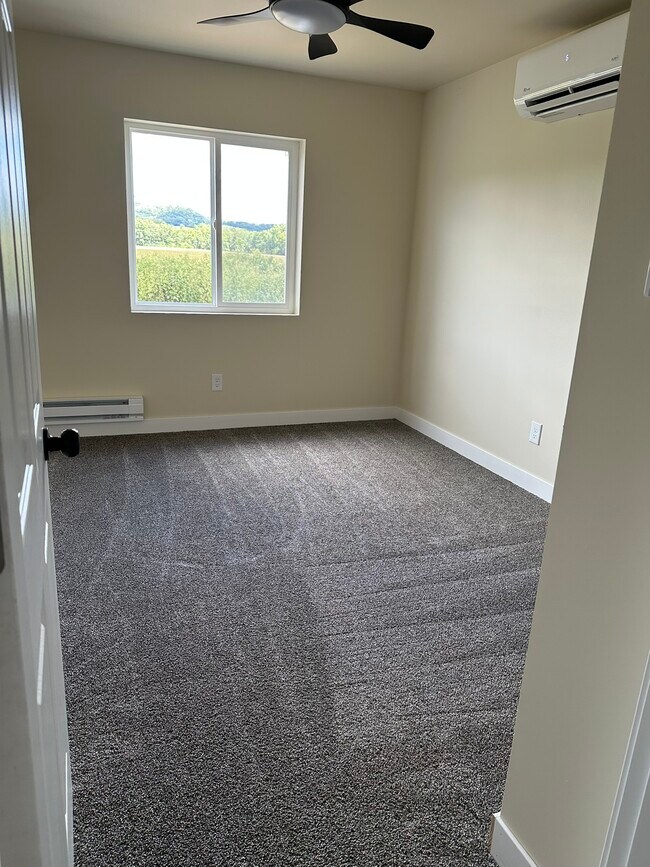 Building Photo - Valley View Estates C