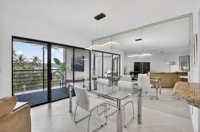 Building Photo - 5851 Camino Del Sol