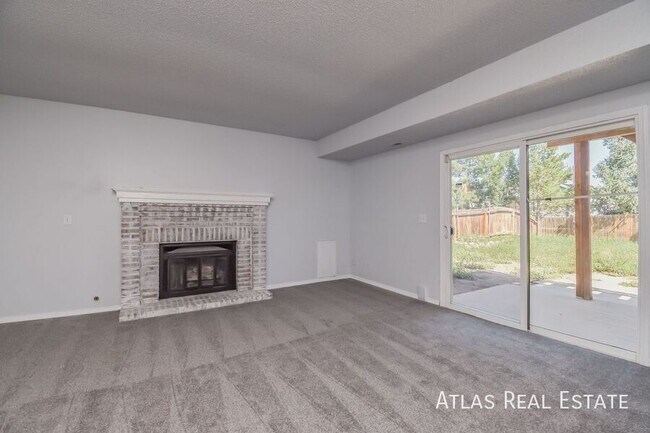 Building Photo - 3724 Adirondack Dr