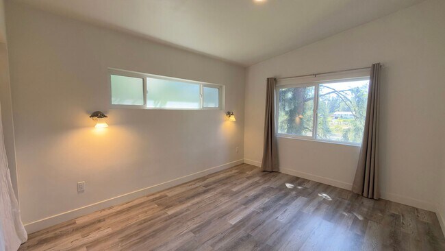 Building Photo - 33254 Columbia Beach Ln