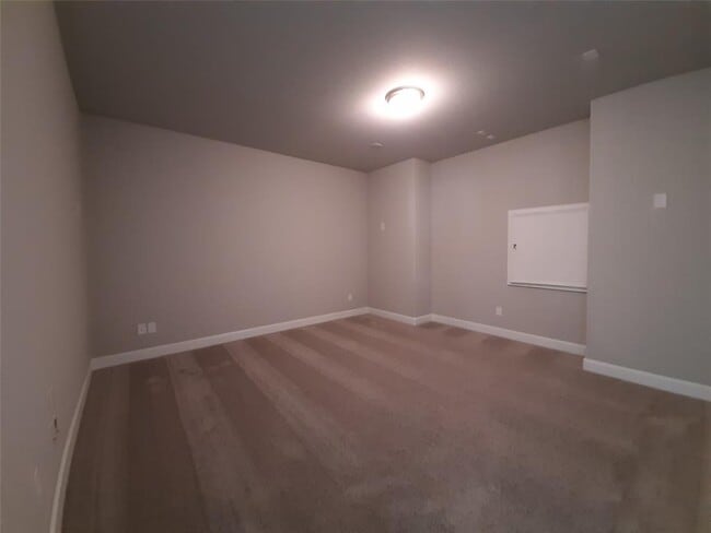 Building Photo - 7575 Pemberley Ct