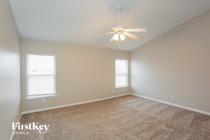 Building Photo - 13947 Royalwood Dr