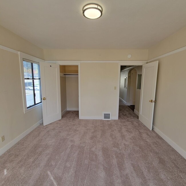 Building Photo - 950 Fremont St