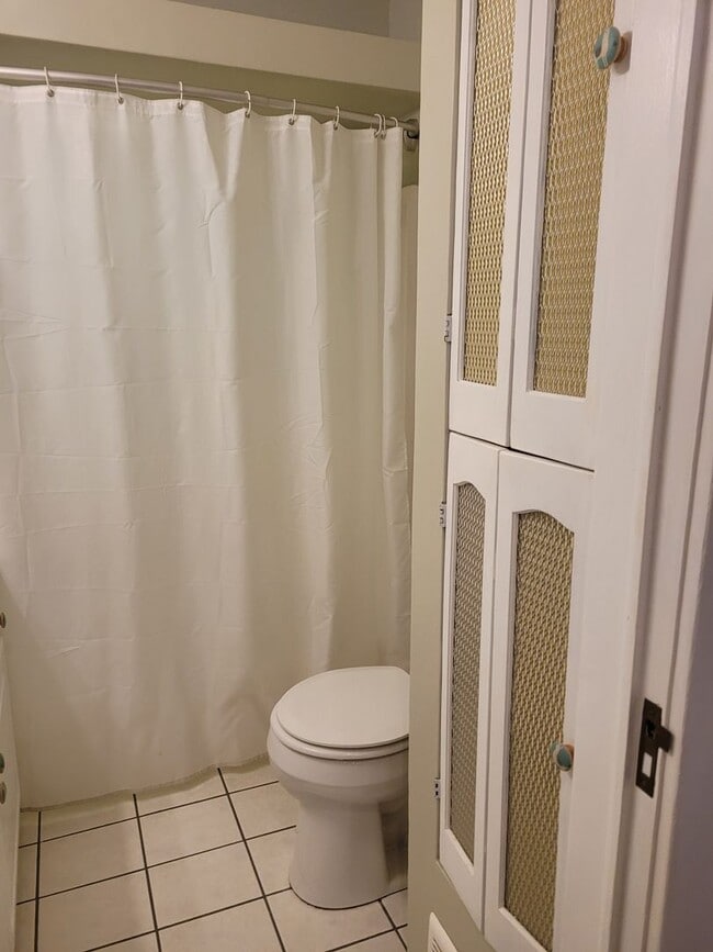 Building Photo - 3 bedroom 2 bath