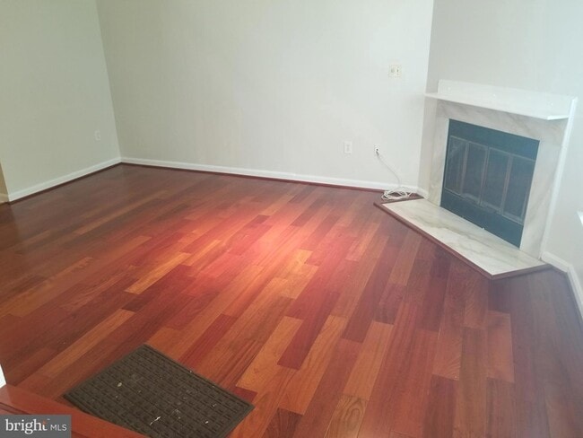 Building Photo - 9323 Player Dr