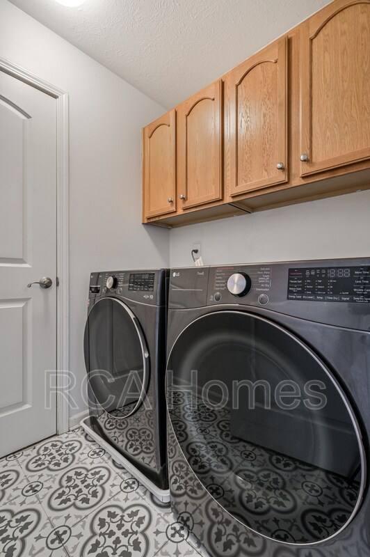 Building Photo - 8189 Admirals Landing Pl