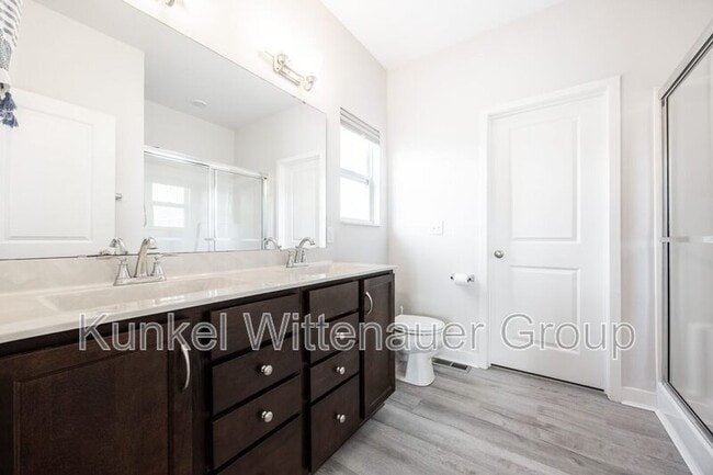 Building Photo - 2624 Beacon Point Ct