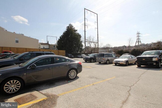 Building Photo - 4713 Umbria St