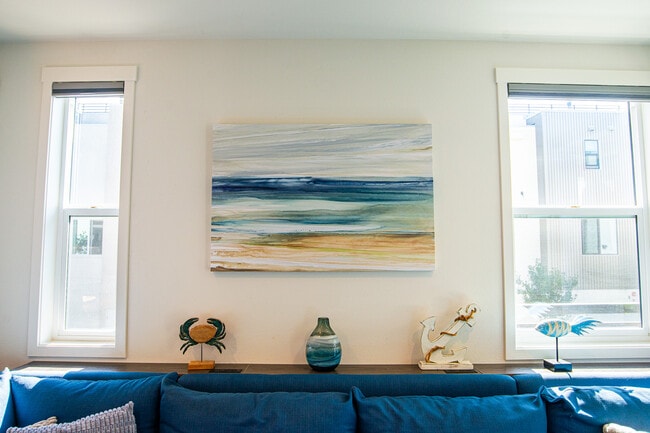 Building Photo - 1562- Vista del Mar Way