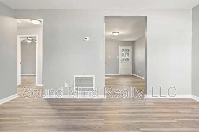 Building Photo - 111 Fox Den Ct