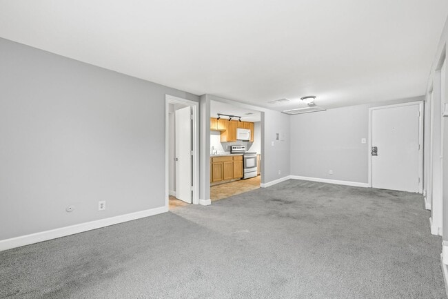 Building Photo - 3609 Balsam Ave