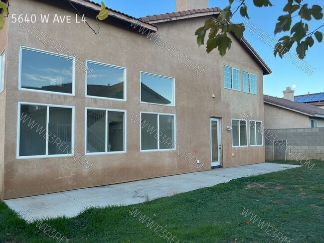 Building Photo - 5640 W Ave L4