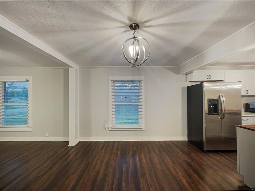 Building Photo - 212 4th St