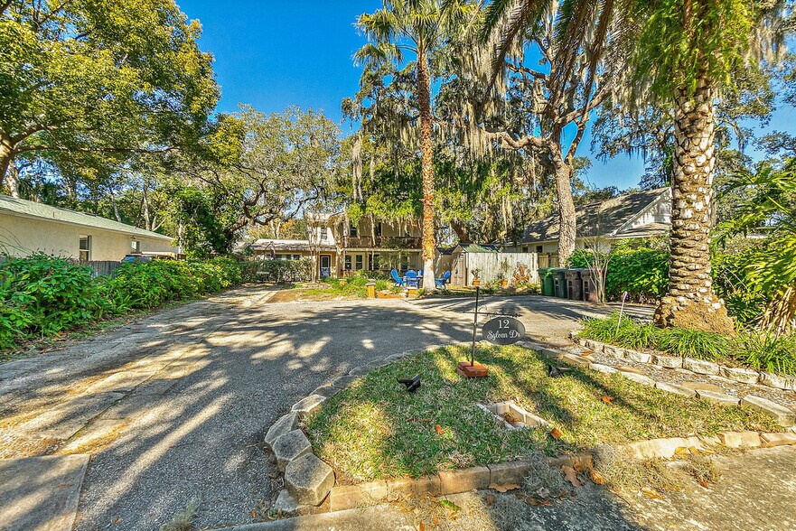 Building Photo - 12 Sylvan Dr