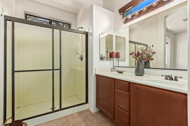 Building Photo - 6850 E Pearl St