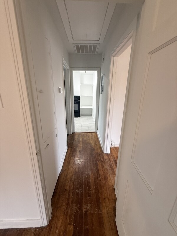 Building Photo - 620 N Walnut St