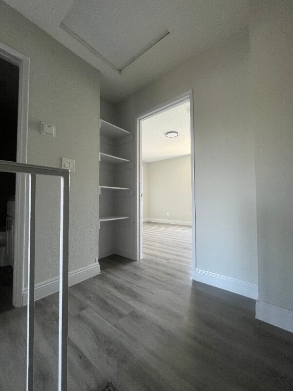 Building Photo - 1156 W 39th St