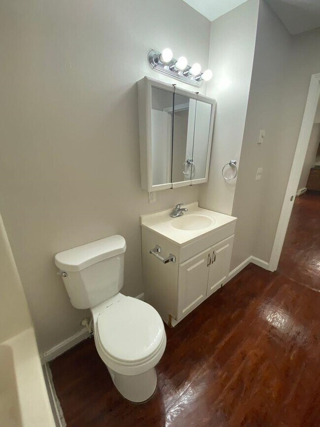 Building Photo - 153 W Hancock St