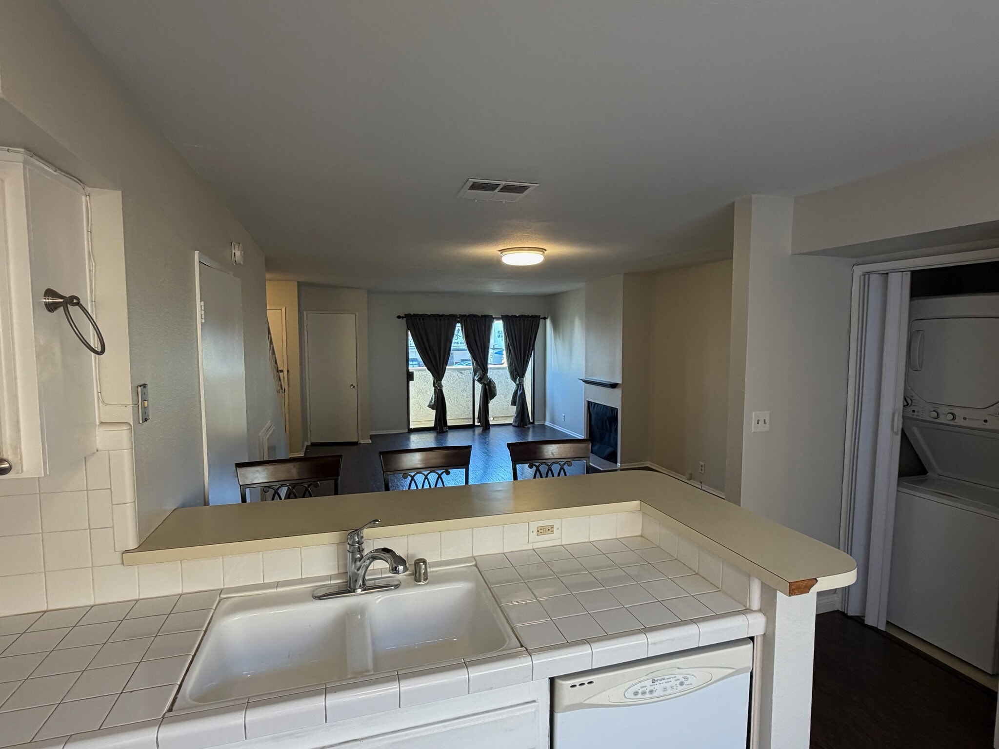 Building Photo - 7226 Jordan Ave