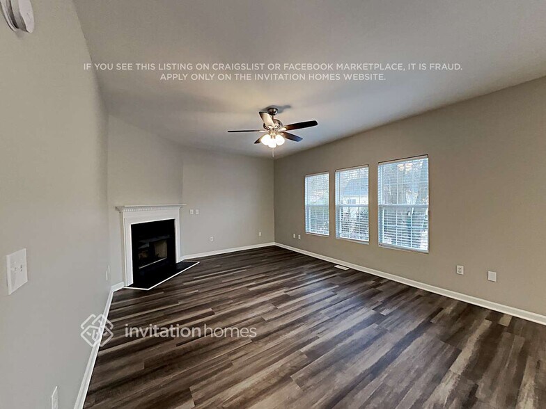 Building Photo - 700 Marjam Ln