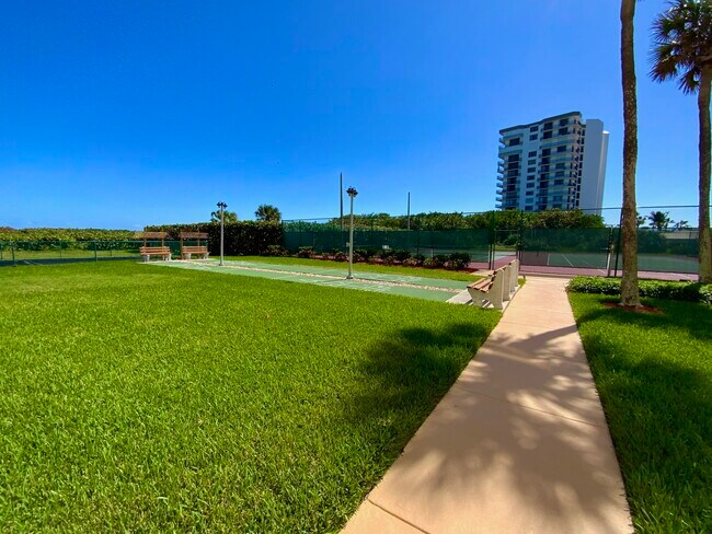 Building Photo - 3200 N Hwy A1A