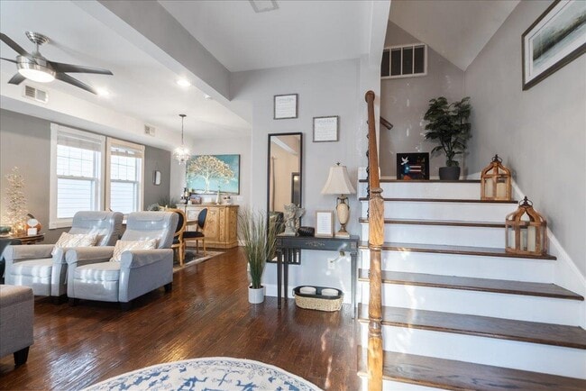 Building Photo - 252 Grace Ave