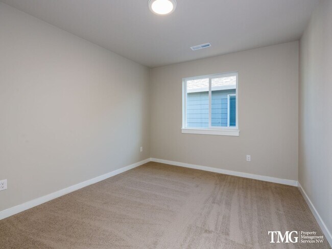 Building Photo - Brand New 3 Bed 2.5 Bath Ridgefield Home Offering