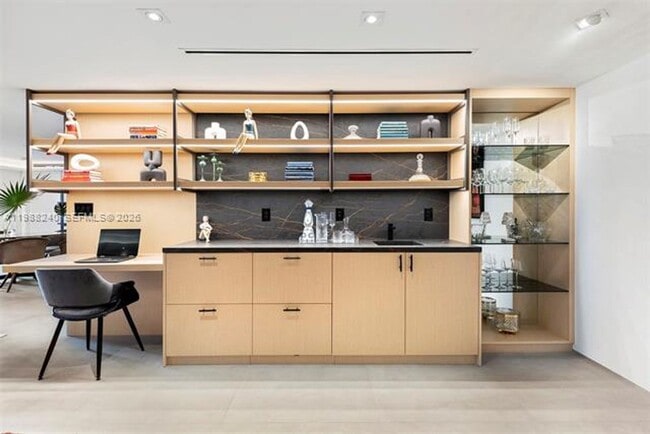 Building Photo - 2301 Collins Ave