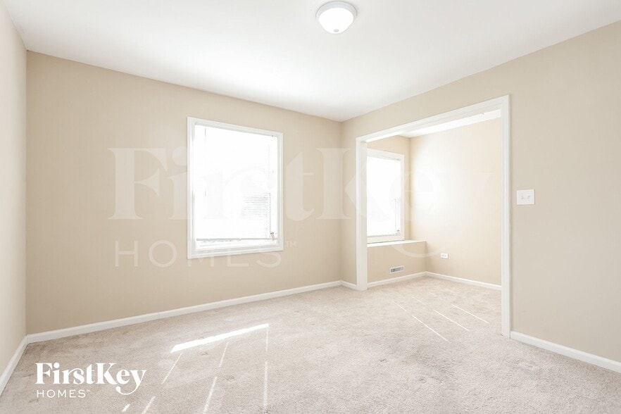 Building Photo - 15059 Highland Ave