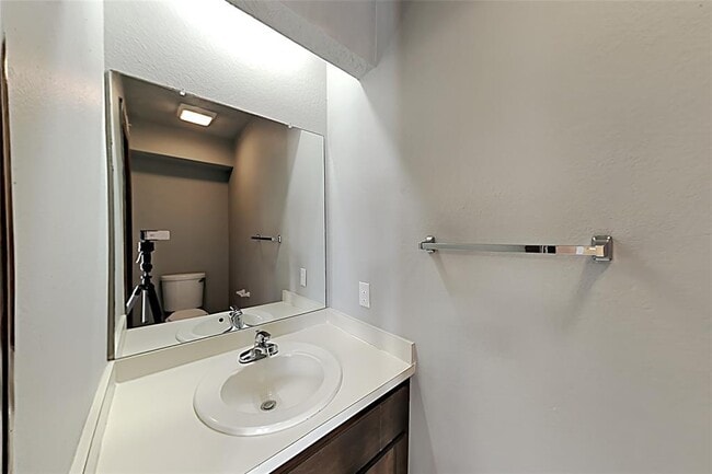Building Photo - 436 Belmont Dr