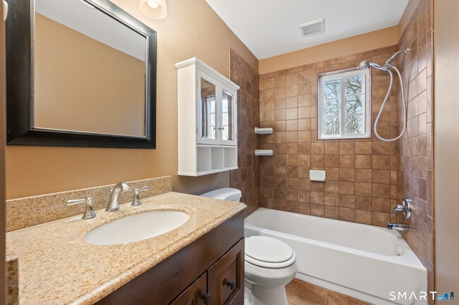 Building Photo - 92 Cynthia Ln