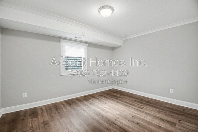 Building Photo - 14 W Caton Ave
