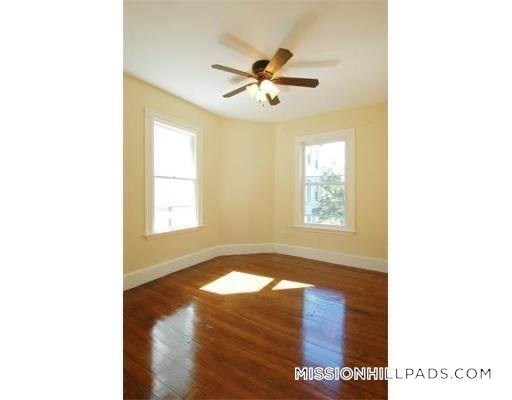 Building Photo - 19 Parker Hill Ave