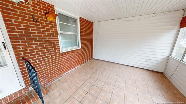 Building Photo - 4020 Welmont Dr