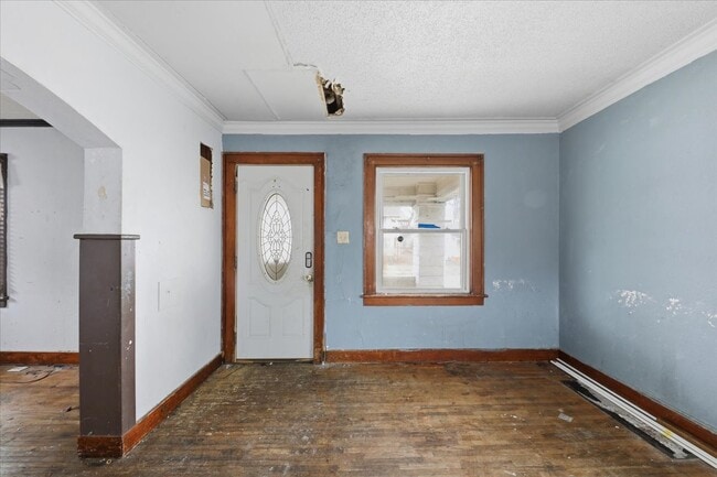 Building Photo - 559 Cortlandt Ave