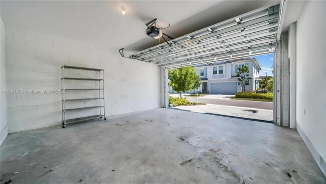 Building Photo - 241 Preserve Trl N