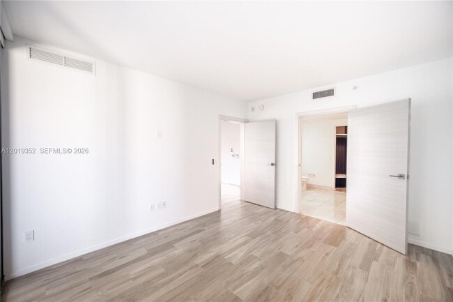 Building Photo - 801 S Miami Ave