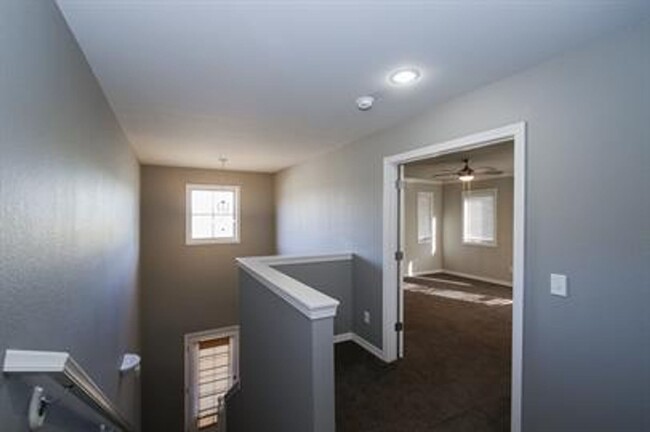 Building Photo - Beautiful 3 bed/3 bath in Fayetteville.