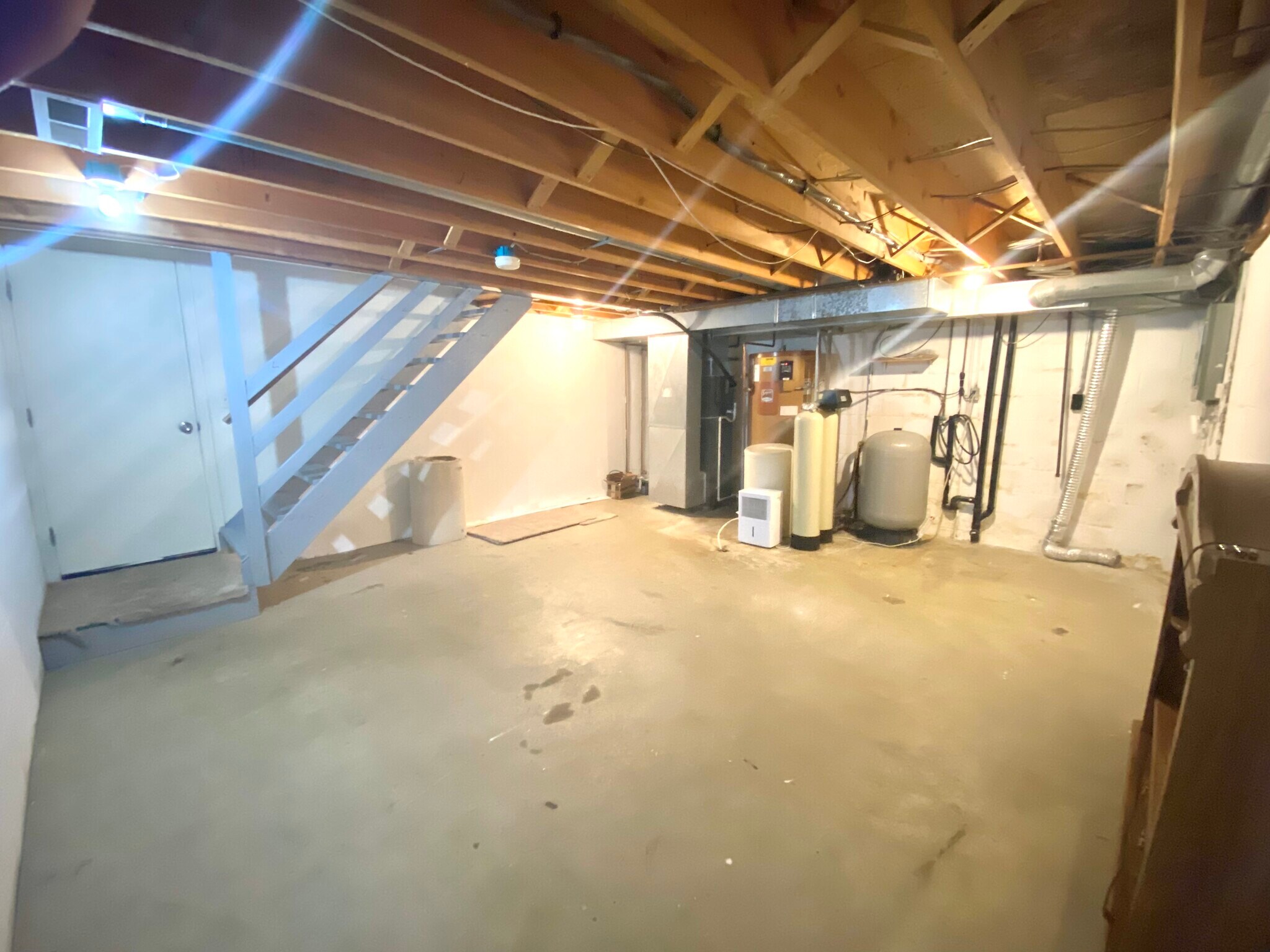 Building Photo - 7491 Shisler St NE