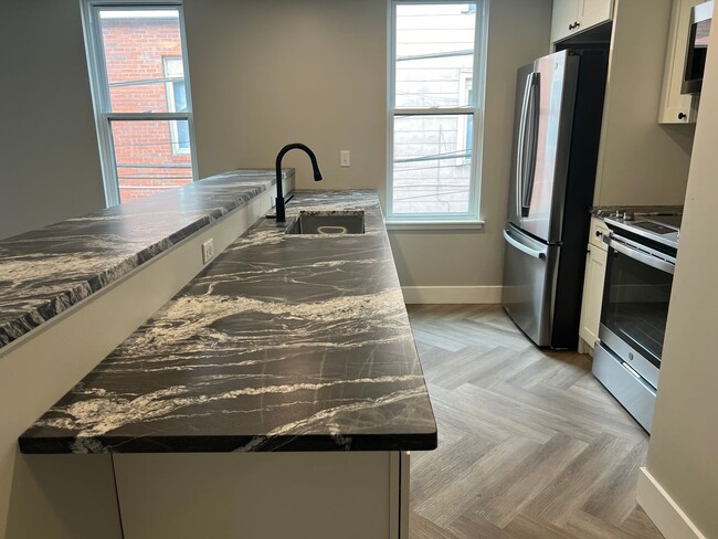 Building Photo - eml649