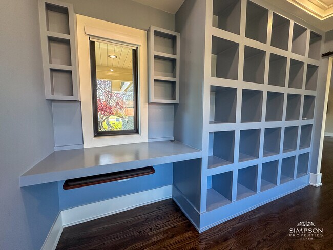 Building Photo - 1943 Townsend Ave